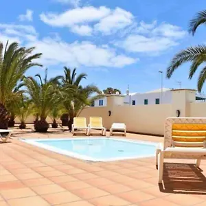 Riviera Park 7a - Air Con- Wi-fi- Uk Channels- 5 Minutes Walking From The Sea Apartment Tias